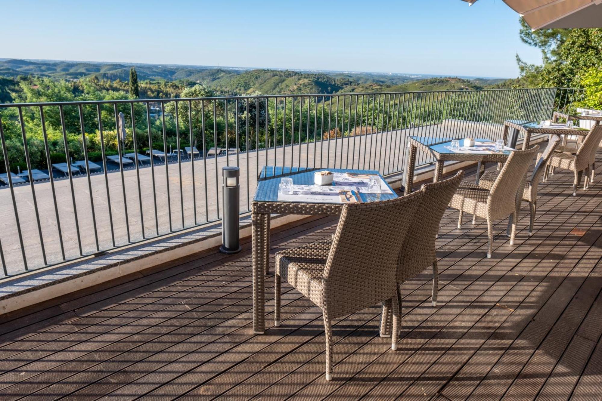 Monchique Resort & Spa Kültér fotó The rooftop terrace